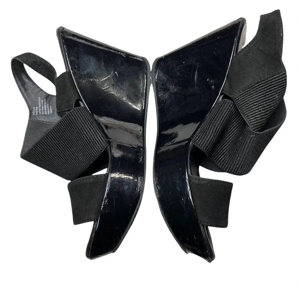 Kenneth Cole Reaction wedge Size 6 1/2 M